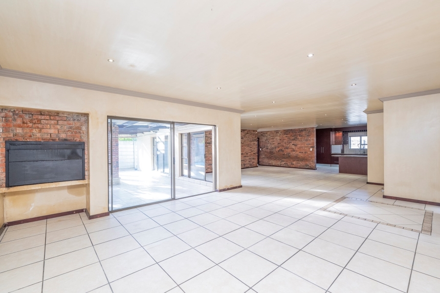4 Bedroom Property for Sale in Sonkring Western Cape